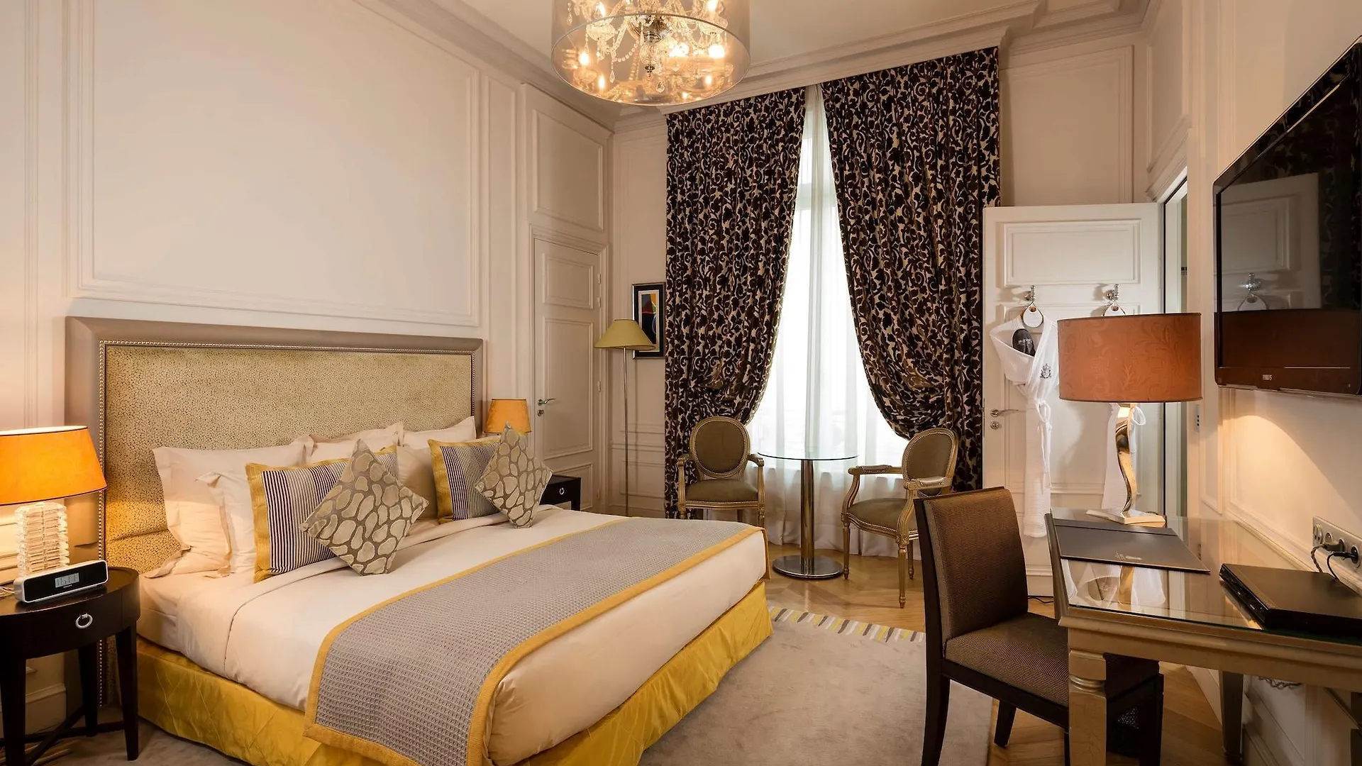 Majestic - Champs Elysees Hotel 5*